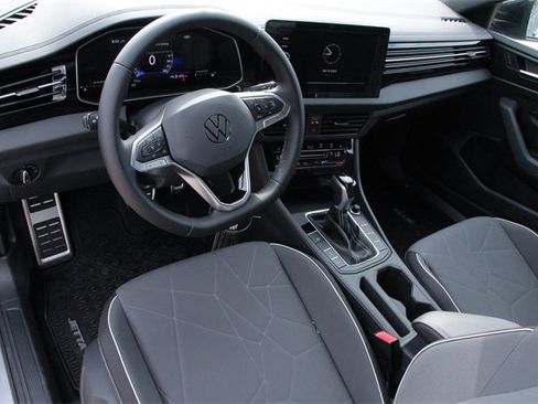New 2025 Volkswagen Jetta Sport image 9