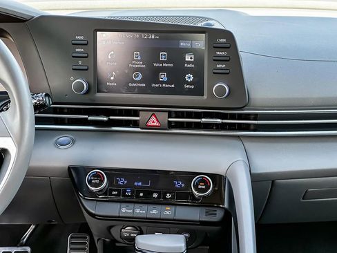 Used 2025 Hyundai Elantra Sport image 30