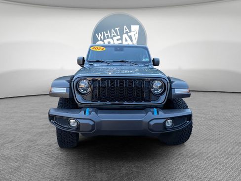 Used 2024 Jeep Wrangler Unlimited AWD/4WD image 9