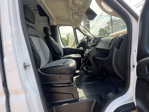 Used 2025 RAM ProMaster 2500 w/ Convenience Group FWD image 24