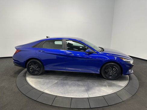 Certified 2023 Hyundai Elantra SEL w/ Preferred Accessory Package FWD image 8