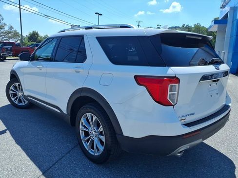 Used 2023 Ford Explorer Limited AWD/4WD image 6
