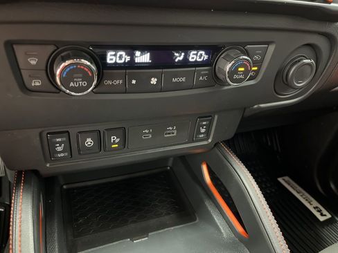 Used 2025 Nissan Frontier Pro-X w/ Pro Convenience Package RWD image 25