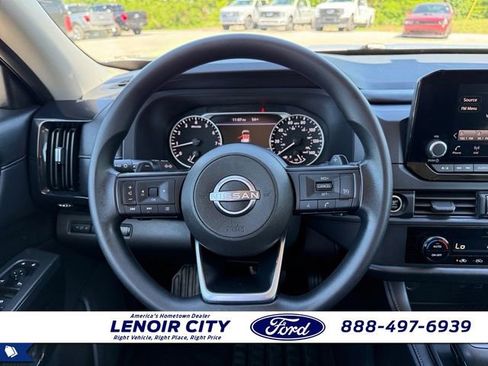 Used 2023 Nissan Pathfinder S AWD/4WD image 16