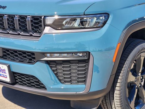 New 2026 Jeep Grand Cherokee L Limited image 10