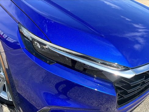 Used 2024 Honda CR-V EX image 26