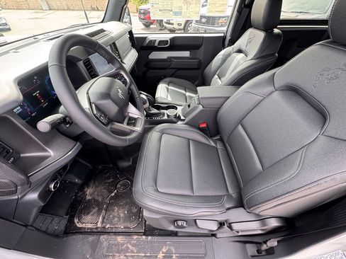 New 2026 Ford Bronco Badlands w/ Sasquatch Package image 17