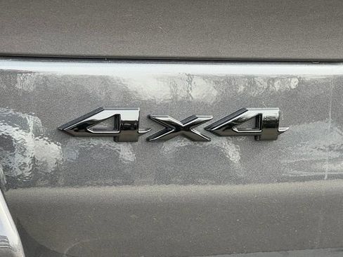 Used 2025 Jeep Grand Cherokee Limited w/ Black Appearance Package image 10