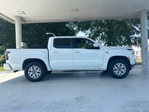 Used 2023 Nissan Frontier SV w/ SV Convenience Package AWD/4WD image 2