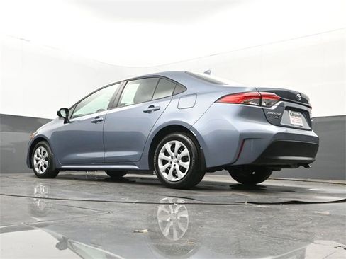 Used 2025 Toyota Corolla LE image 26