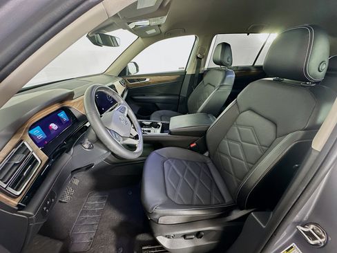 Used 2024 Volkswagen Atlas SE image 13