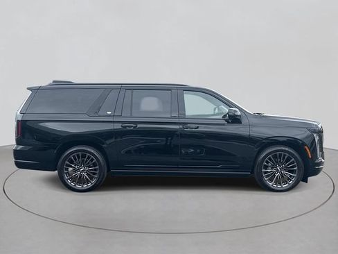 Certified 2026 Cadillac Escalade ESV Platinum Sport AWD/4WD image 4