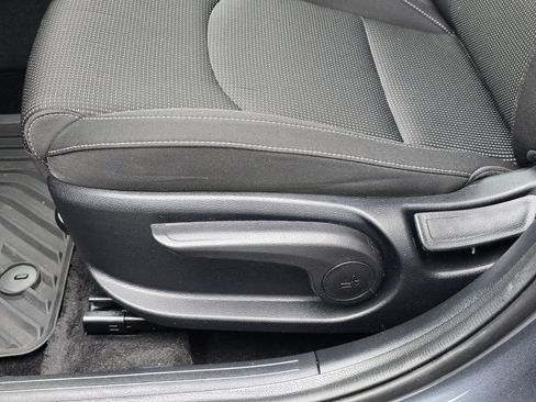 Used 2019 Kia Forte LXS FWD image 13