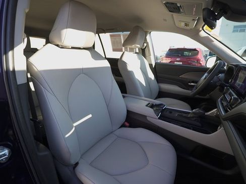 Certified 2024 Toyota Grand Highlander Limited image 19