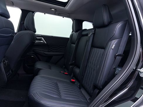 New 2026 Mitsubishi Outlander SEL FWD image 28