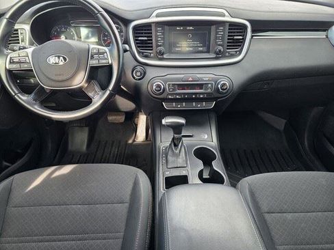 Used 2020 Kia Sorento S image 28