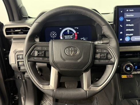 Used 2025 Toyota Tacoma Trailhunter image 19