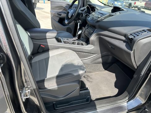 Used 2017 Ford Escape S image 34