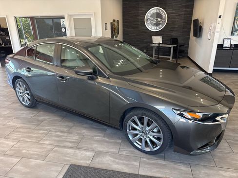 Used 2023 MAZDA MAZDA3 s FWD image 4