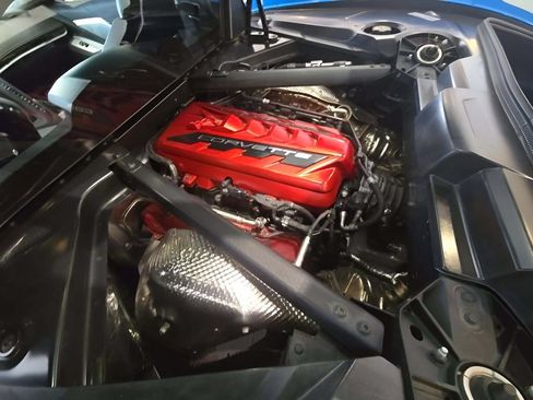 Used 2022 Chevrolet Corvette Stingray Premium Cpe w/ Z51 Performance Package RWD image 9