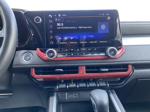 Used 2023 Chevrolet Colorado LT w/ LT Convenience Package III image 23