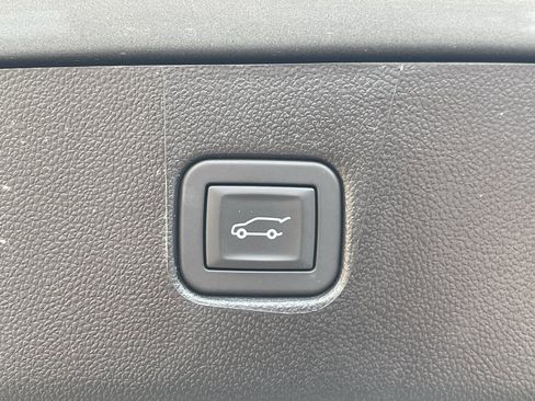 Used 2025 Chevrolet Blazer RS image 9