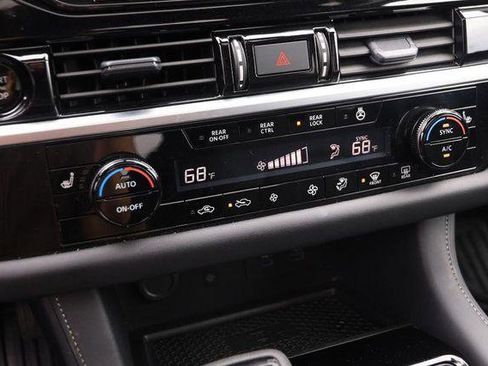 Used 2025 Nissan Pathfinder SL w/ SL Premium Package image 21