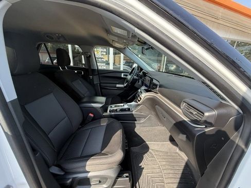 Used 2022 Ford Explorer XLT w/ Class IV Trailer Tow Package image 11