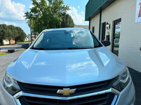 Used 2018 Chevrolet Equinox LS FWD image 8