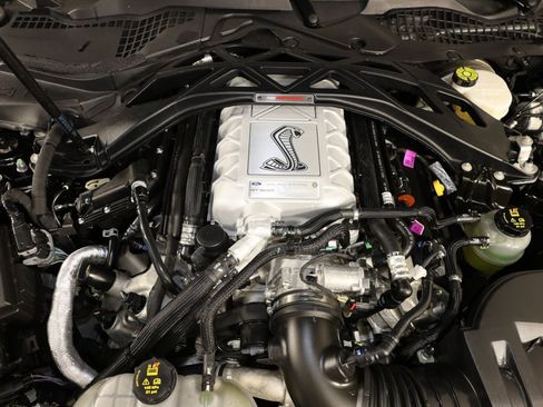 Used 2020 Ford Mustang Shelby GT500 w/ Technology Package RWD image 36