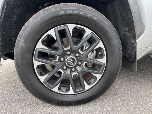 Used 2023 Toyota Tundra Limited image 9