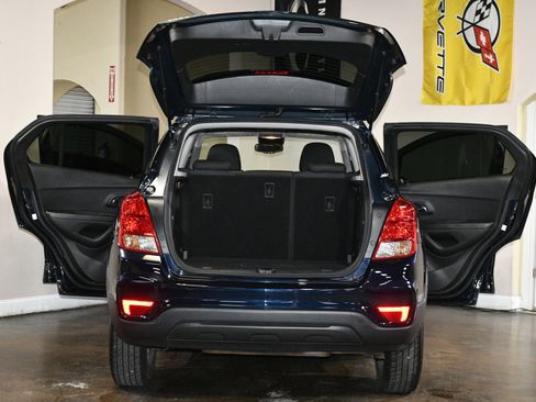 Used 2021 Chevrolet Trax LS w/ Tint and Cruise Package image 88