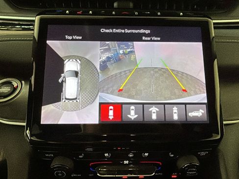 Used 2023 Jeep Grand Cherokee 4WD 4xe w/ Luxury Tech Group II image 30