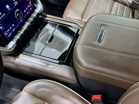 Used 2025 GMC Yukon Denali Ultimate image 17