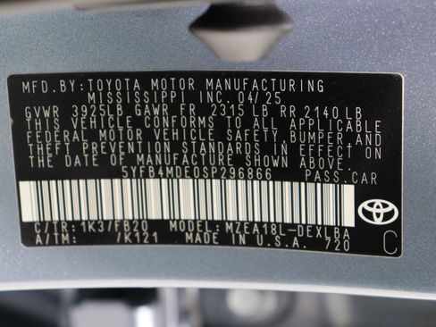 Used 2025 Toyota Corolla LE image 37