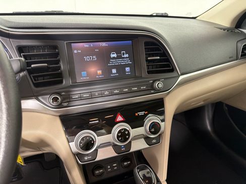 Used 2019 Hyundai Elantra SEL FWD image 13