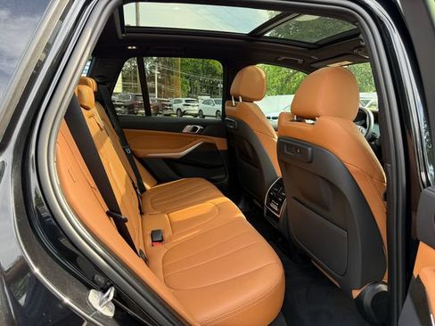 Used 2022 BMW X5 xDrive40i w/ Premium Package AWD/4WD image 31