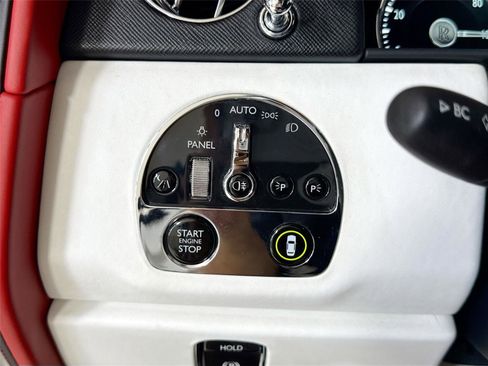 Used 2021 Rolls-Royce Cullinan AWD/4WD image 25