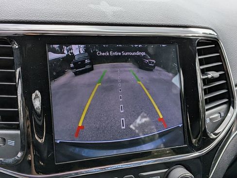 Used 2020 Jeep Grand Cherokee Limited w/ Luxury Group II image 20