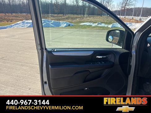 Used 2019 Dodge Grand Caravan GT image 9