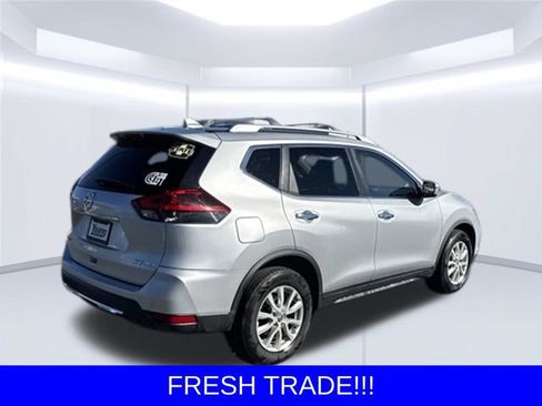 Used 2019 Nissan Rogue SV AWD/4WD image 4