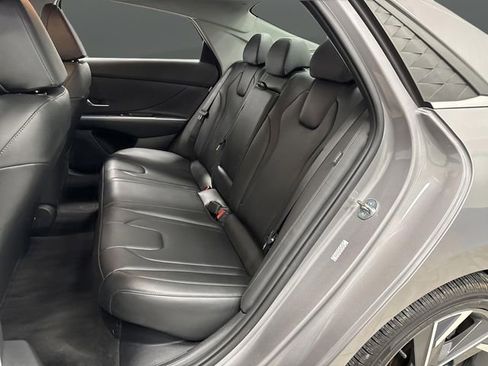 Used 2024 Hyundai Elantra Limited image 29