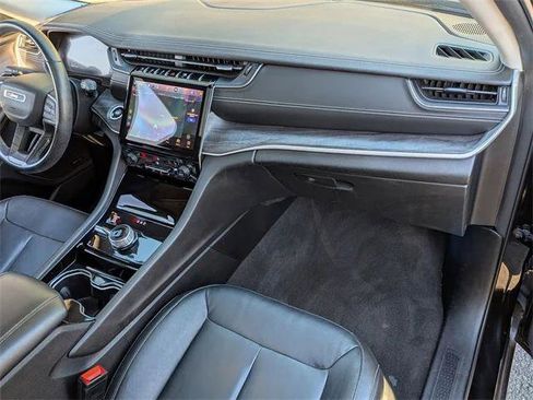 Certified 2022 Jeep Grand Cherokee L Limited image 38