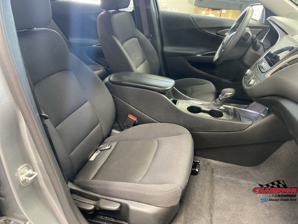 Used 2024 Chevrolet Malibu LT FWD image 34