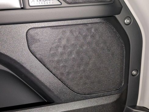 New 2026 Land Rover Defender 110 X-Dynamic SE AWD/4WD image 13