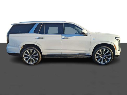 Used 2026 Cadillac Escalade Luxury w/ Touring Package image 7