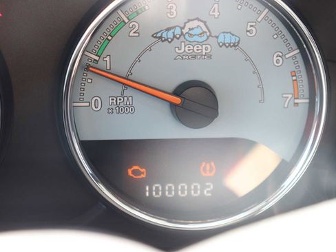 Used 2012 Jeep Wrangler Arctic image 11