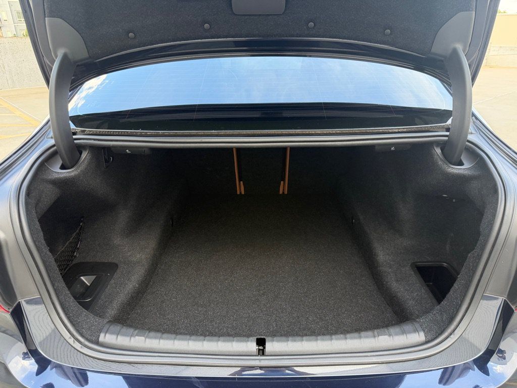 Used 2018 BMW 540i xDrive AWD/4WD image 16