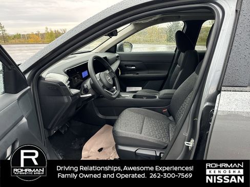 New 2026 Nissan Kicks SV w/ SV Premium Package AWD/4WD image 5
