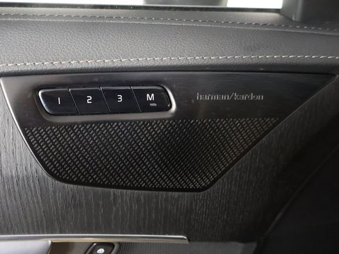 Used 2024 Volvo XC90 B6 Ultimate w/ Protection Package Premier image 43